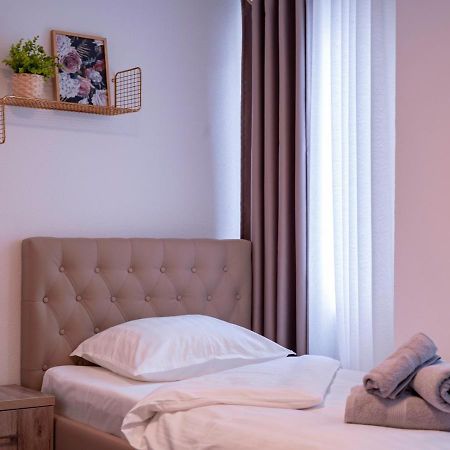 Village Bistro & Bar Fremdenzimmer Dettingen an der Erms Екстериор снимка