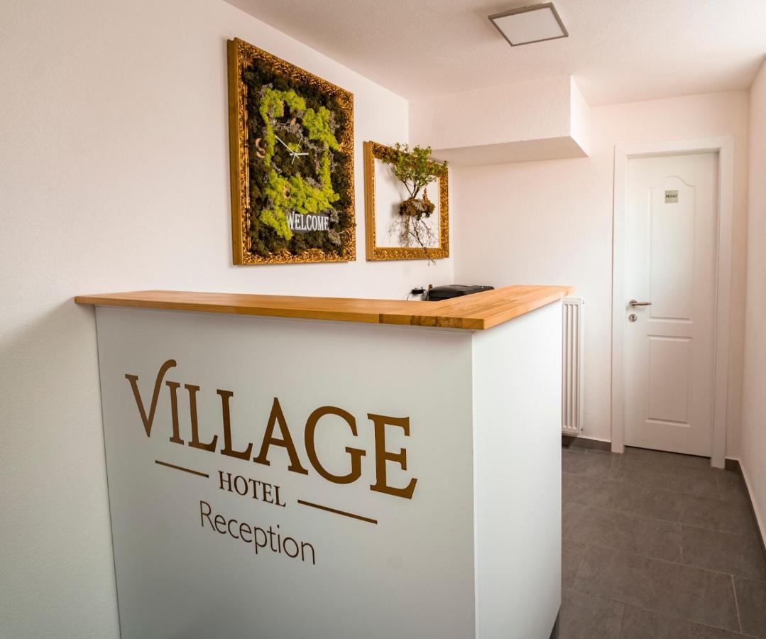 Village Bistro & Bar Fremdenzimmer Dettingen an der Erms Екстериор снимка