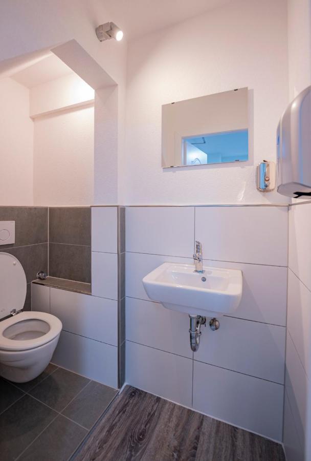 Village Bistro & Bar Fremdenzimmer Dettingen an der Erms Екстериор снимка