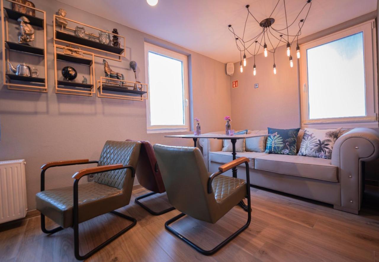 Village Bistro & Bar Fremdenzimmer Dettingen an der Erms Екстериор снимка