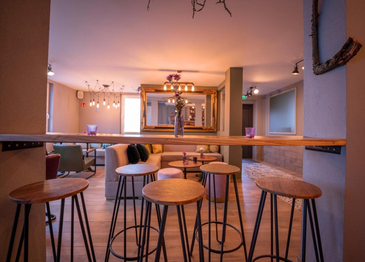 Village Bistro & Bar Fremdenzimmer Dettingen an der Erms Екстериор снимка