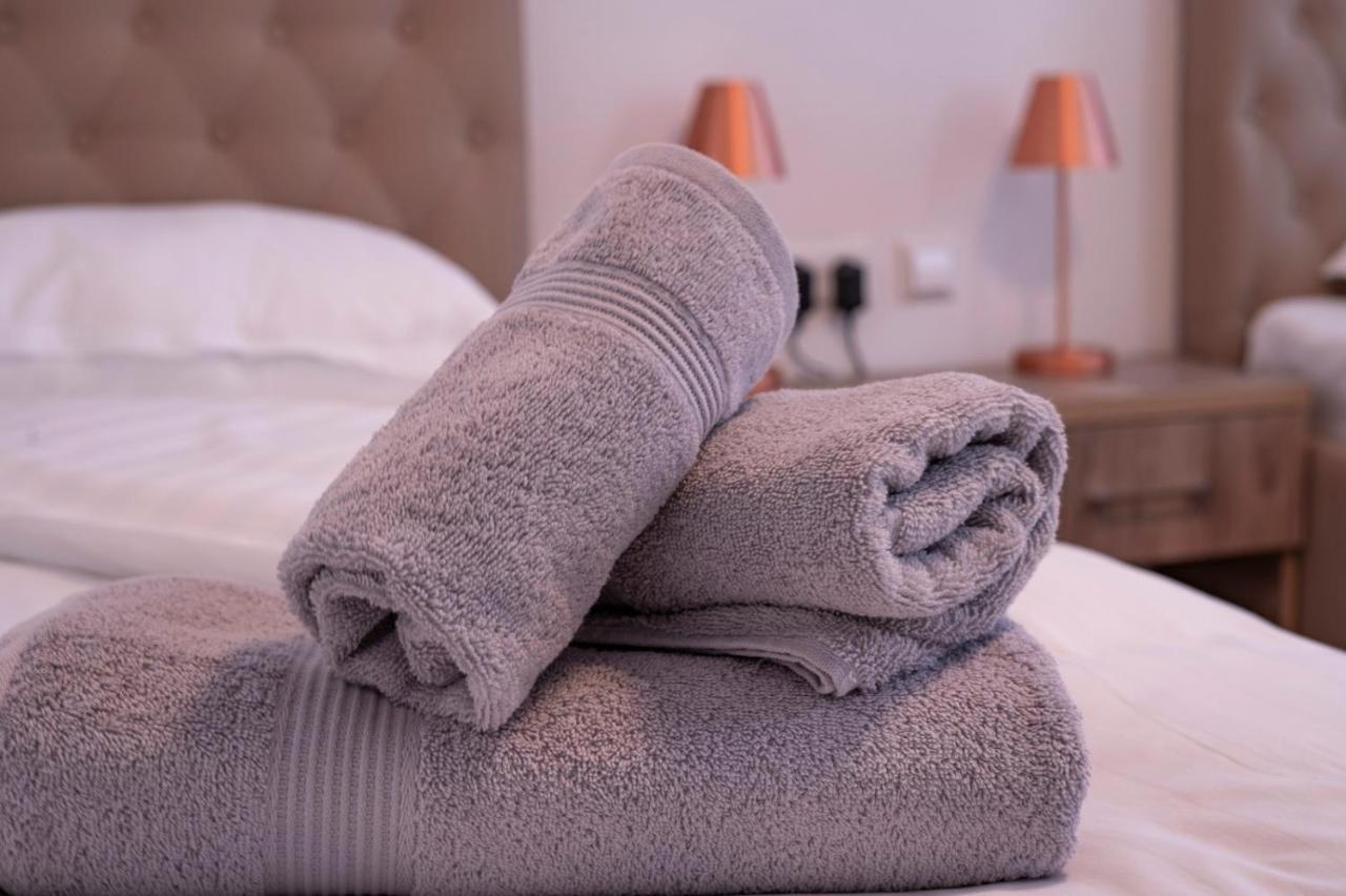 Village Bistro & Bar Fremdenzimmer Dettingen an der Erms Екстериор снимка