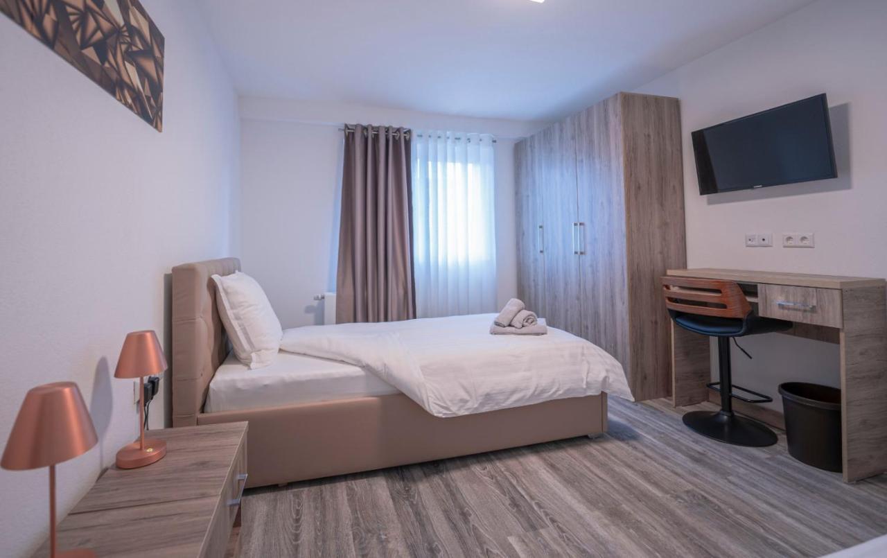Village Bistro & Bar Fremdenzimmer Dettingen an der Erms Екстериор снимка